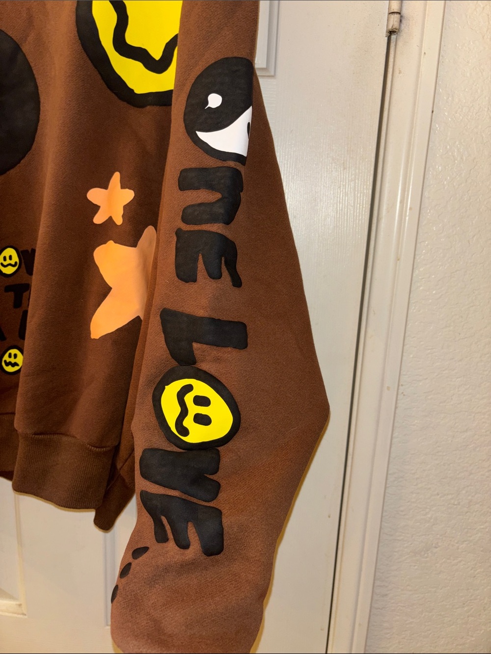 Pacsun Brown Graphic Sweatshirt with Smile & Yin Yang Large EUC - Picture 8 of 8